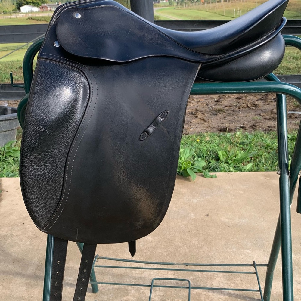 Passier Antares Dressage Saddle 16.5 seat 27.5 tree (medium)